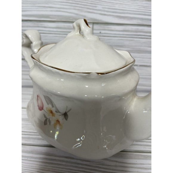 Vintage Arthur Wood (England) Floral Teapot with Gold Gilding 6102 AS IS READ! - Picture 2 of 11